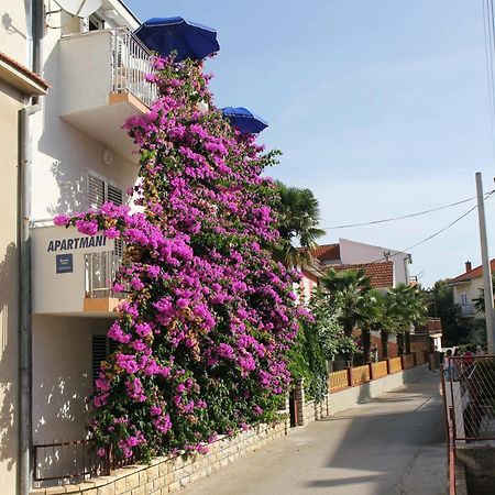 Apartments J&R Babara Biograd Na Moru Habitación foto