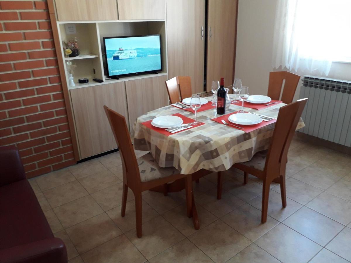 Apartments J&R Babara Biograd Na Moru Exterior foto