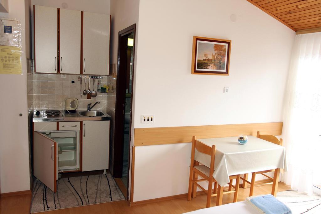Apartments J&R Babara Biograd Na Moru Habitación foto