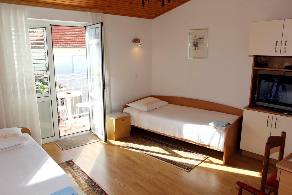 Apartments J&R Babara Biograd Na Moru Habitación foto