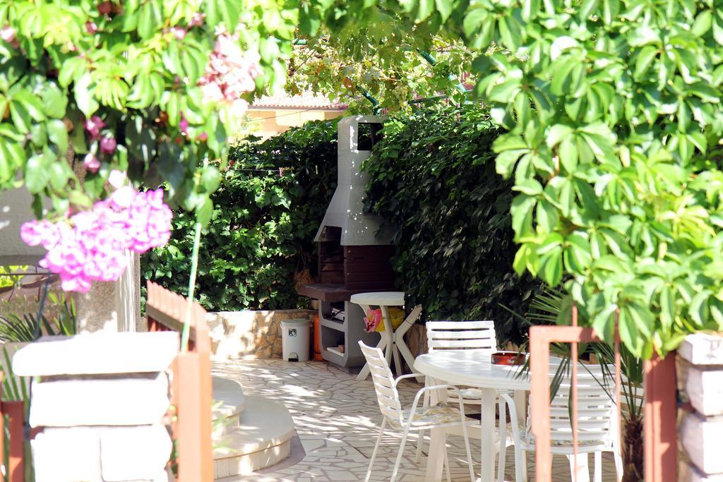Apartments J&R Babara Biograd Na Moru Exterior foto